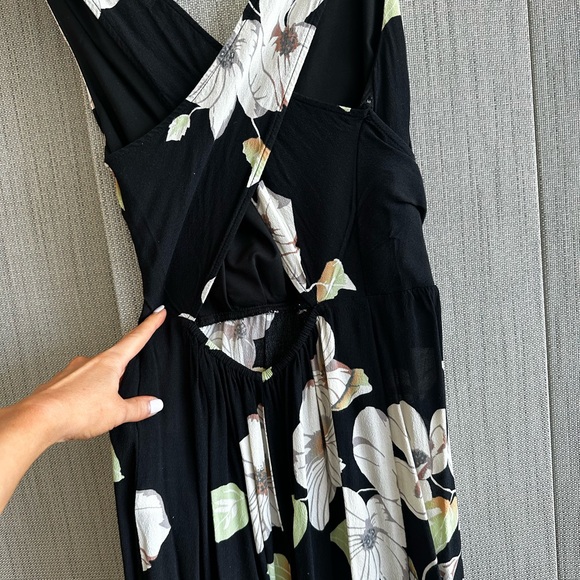 Leith summer Romper - Picture 2 of 5